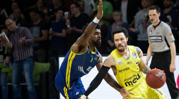 参与篮球运 参与篮球运