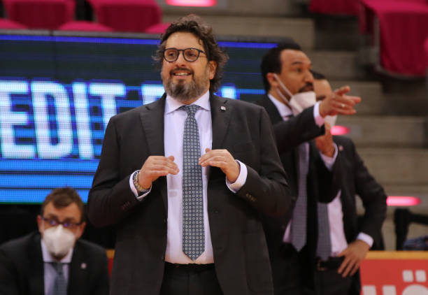 基的头球破 基的头球破