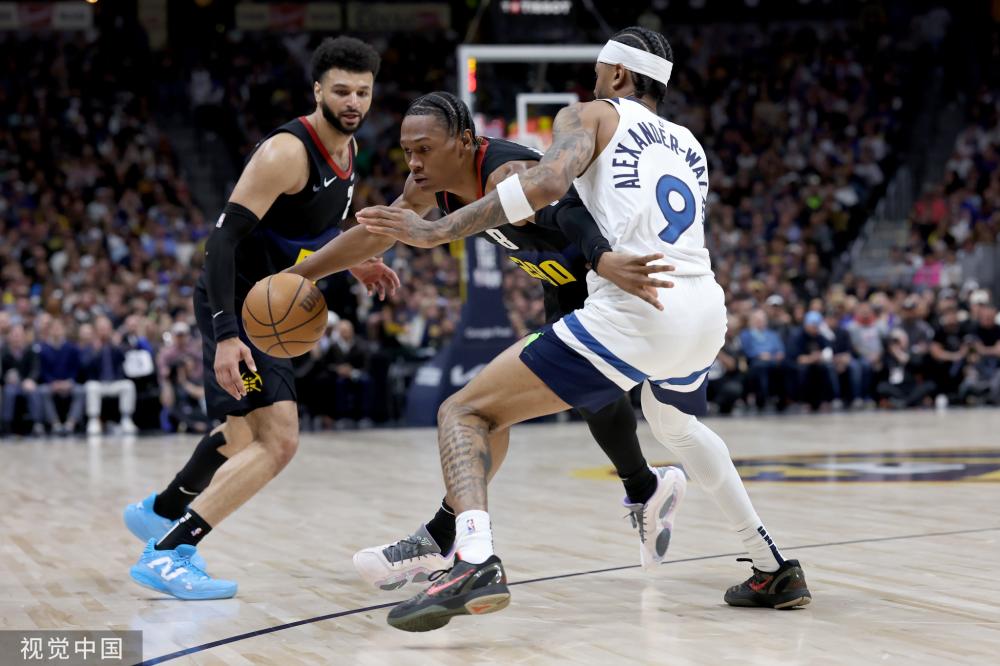 篮的进攻出 篮的进攻出